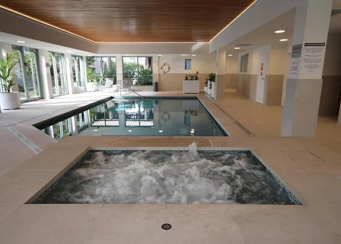 Ping Pong hotel: Cumberland Lorne Resort